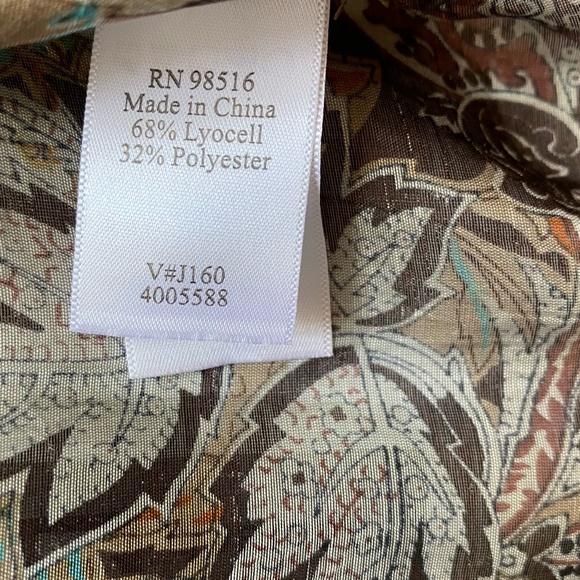 Brown Sheer Flower Design V-neck Button Up lightweight Blouse. Sz 2X - Picture 14 of 16